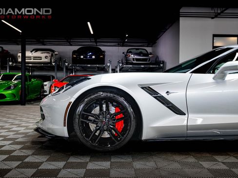 Used 2019 Chevrolet Corvette Stingray Coupe RWD image 8