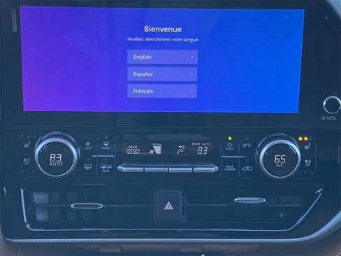 Certified 2025 Toyota Highlander Platinum image 29