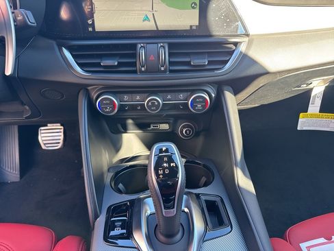 New 2025 Alfa Romeo Giulia Veloce image 17