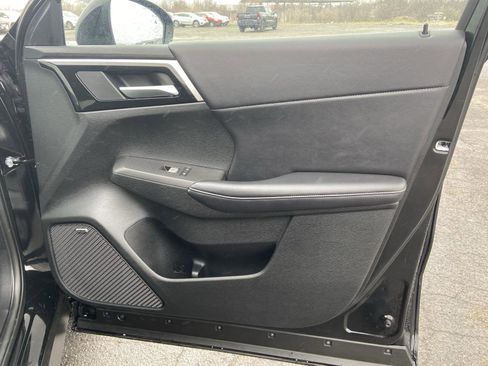 Used 2025 Mitsubishi Outlander SE image 29