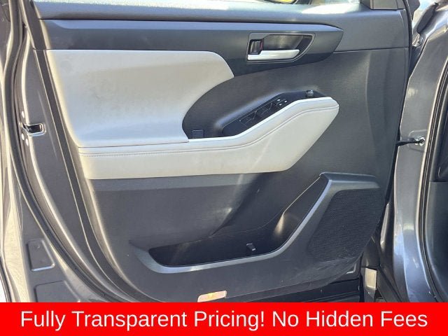 Used 2023 Toyota Highlander XLE AWD/4WD image 28
