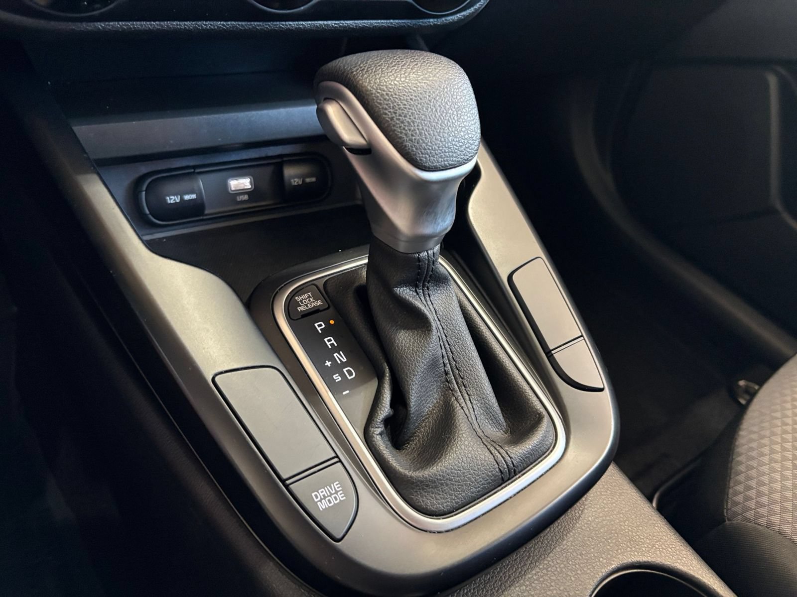 Used 2025 Kia Soul LX w/ LX Technology Package FWD image 38
