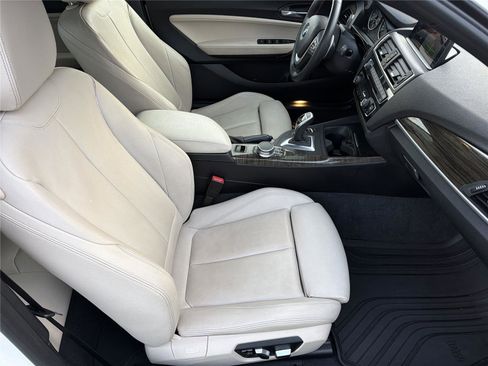 Used 2017 BMW 230i Convertible image 15