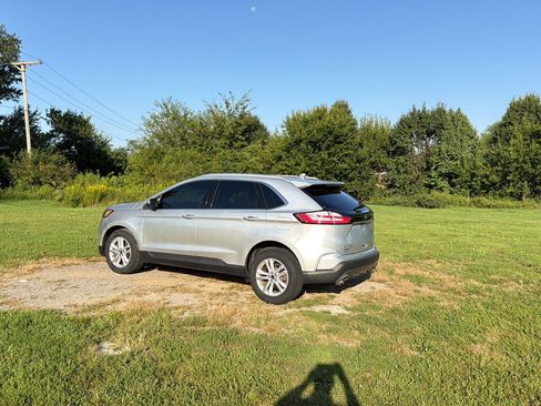 Used 2019 Ford Edge SEL w/ Equipment Group 201A AWD/4WD image 3