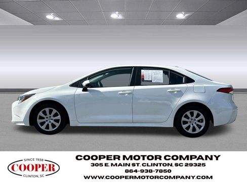 Used 2024 Toyota Corolla LE FWD image 2