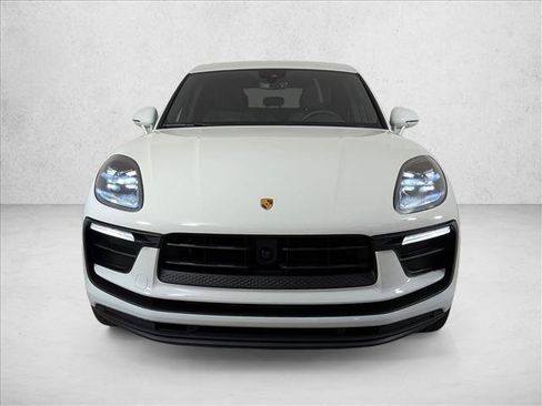 Certified 2025 Porsche Macan Turbo image 6
