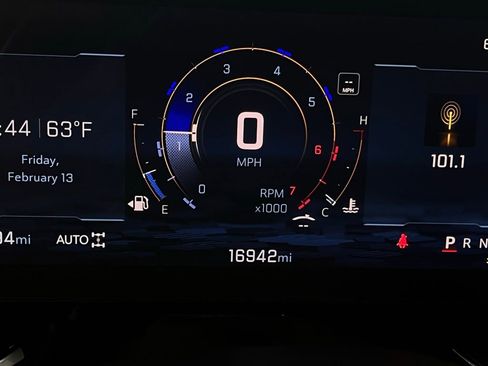 Used 2025 Chevrolet Suburban RST w/ Sun And Tow Package image 13