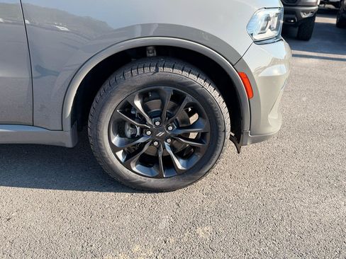 Used 2022 Dodge Durango SXT w/ Blacktop Package AWD/4WD image 23
