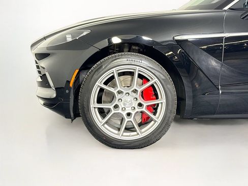Used 2024 Aston Martin DBX AWD/4WD image 28