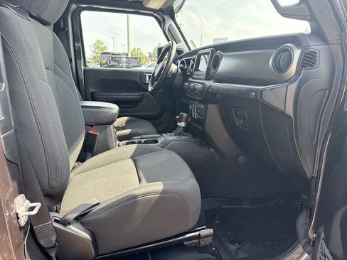 Used 2020 Jeep Wrangler Sport AWD/4WD image 13