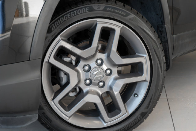 Certified 2023 Honda Passport EX-L image 2