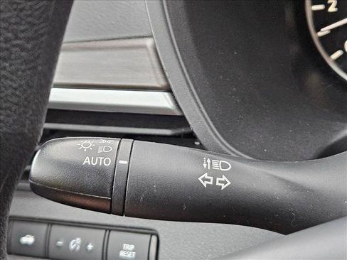 Used 2025 Nissan Altima 2.5 SV FWD image 23