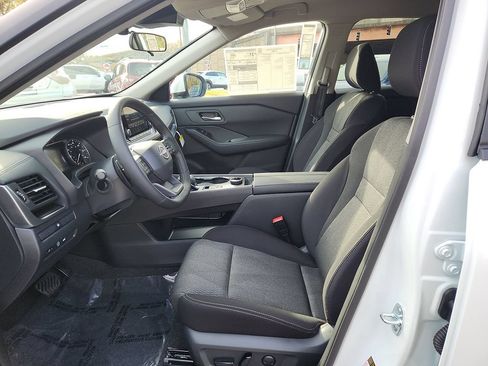 New 2026 Nissan Rogue SV w/ Cold Weather Package AWD/4WD image 6