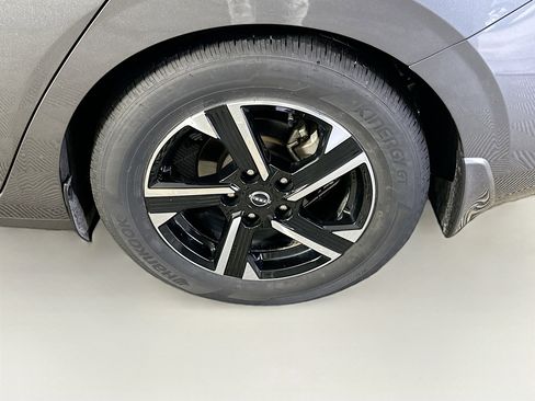 Used 2025 Nissan Sentra SV image 11