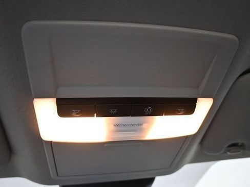Used 2025 Nissan Sentra SR w/ Trunk Package FWD image 31