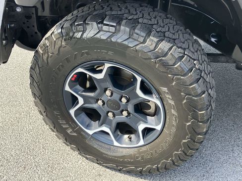 Used 2023 Jeep Wrangler Unlimited Rubicon w/ Steel Bumper Group AWD/4WD image 9