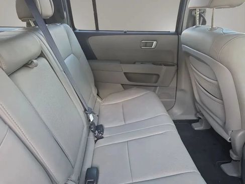 Used 2010 Honda Pilot Touring image 25