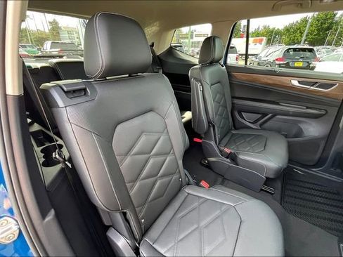New 2025 Volkswagen Atlas SE image 24