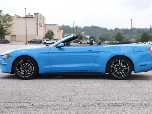 Used 2023 Ford Mustang Premium RWD image 5