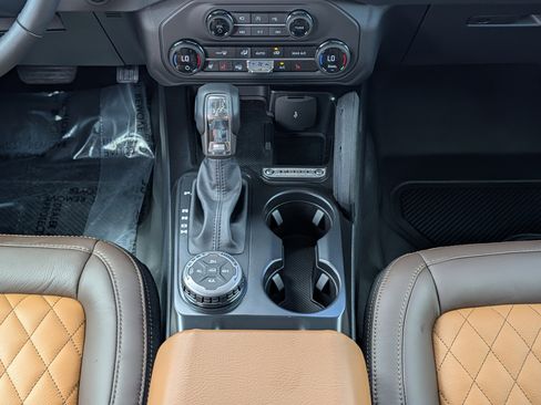 New 2025 Ford Bronco Badlands image 56