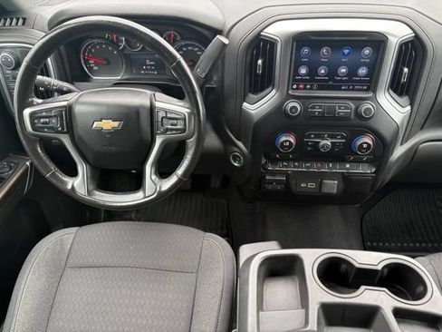 Used 2019 Chevrolet Silverado 1500 LT w/ Convenience Package AWD/4WD image 3