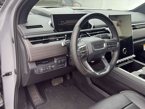 Used 2025 GMC Sierra EV Denali AWD/4WD image 14