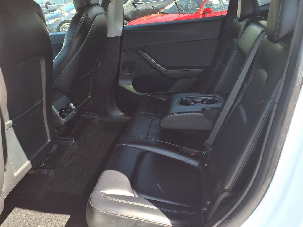 Used 2021 Tesla Model Y Long Range AWD/4WD image 22