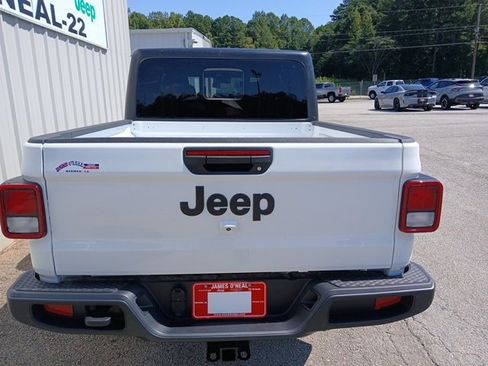 New 2025 Jeep Gladiator Sport image 4