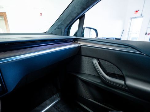 Used 2024 Tesla Model X image 40