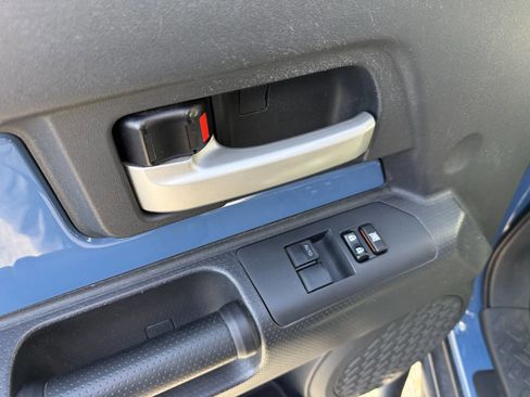 Used 2012 Toyota FJ Cruiser 4WD w/ Upgrade Pkg image 16