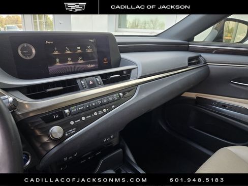 Used 2021 Lexus ES 300h w/ Premium Package FWD image 15