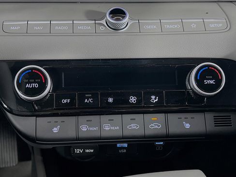New 2025 Hyundai Elantra SEL FWD image 11