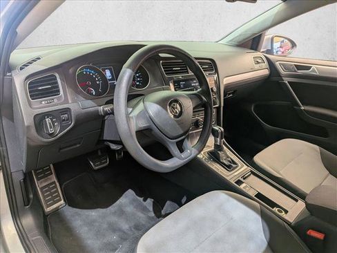 Used 2015 Volkswagen e-Golf Limited Edition FWD image 9