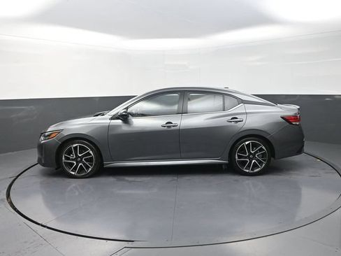Used 2025 Nissan Sentra SR FWD image 4