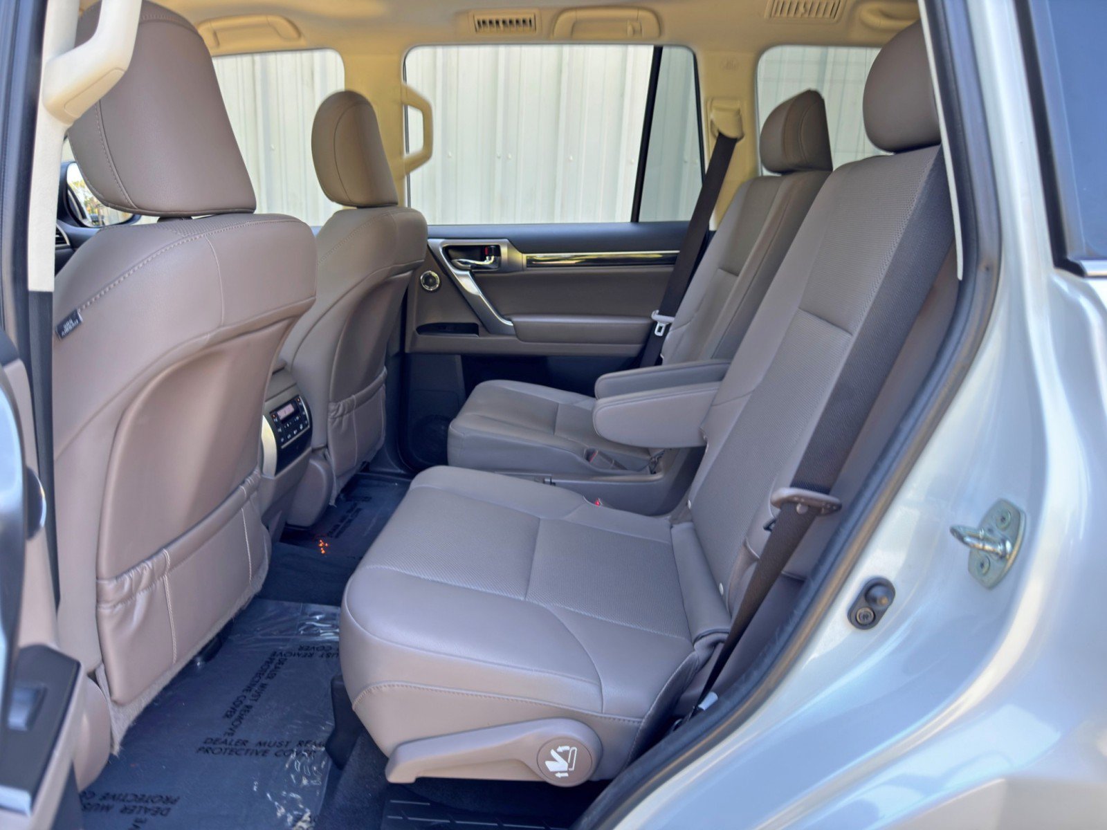 Used 2023 Lexus GX 460 Premium w/ Accessory Package AWD/4WD image 46
