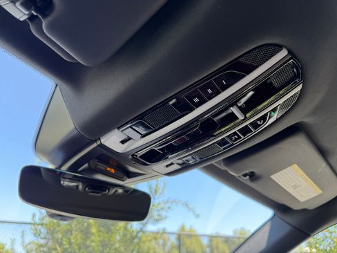 Certified 2023 Porsche Cayenne Platinum Edition AWD/4WD image 17