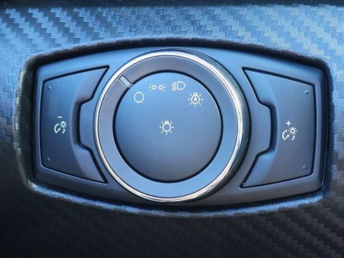 Used 2017 Ford Mustang Coupe image 36