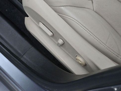 Used 2019 Buick Envision Essence FWD image 14