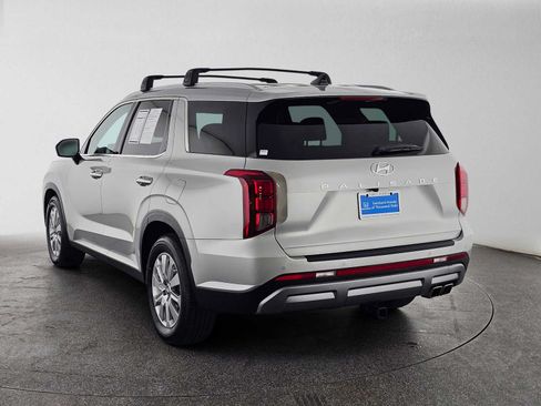 Used 2023 Hyundai Palisade SEL FWD image 5