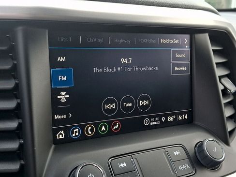 Used 2023 GMC Acadia SLE w/ Driver Convenience Package FWD image 17