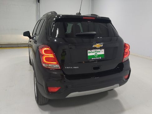 Used 2022 Chevrolet Trax LT w/ LT Convenience Package AWD/4WD image 6