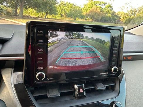 Used 2022 Toyota Corolla LE image 24