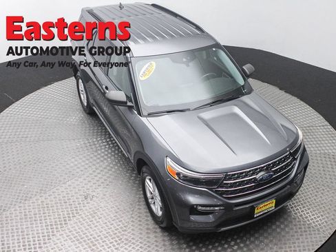 Used 2023 Ford Explorer XLT w/ Equipment Group 202A AWD/4WD image 3