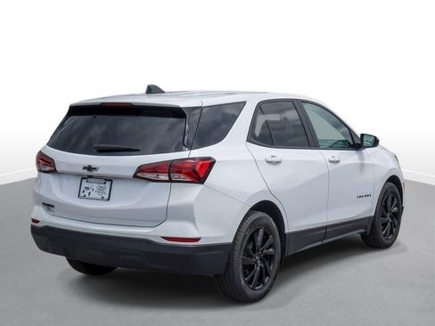 Used 2024 Chevrolet Equinox LS w/ LS Convenience Package FWD image 8