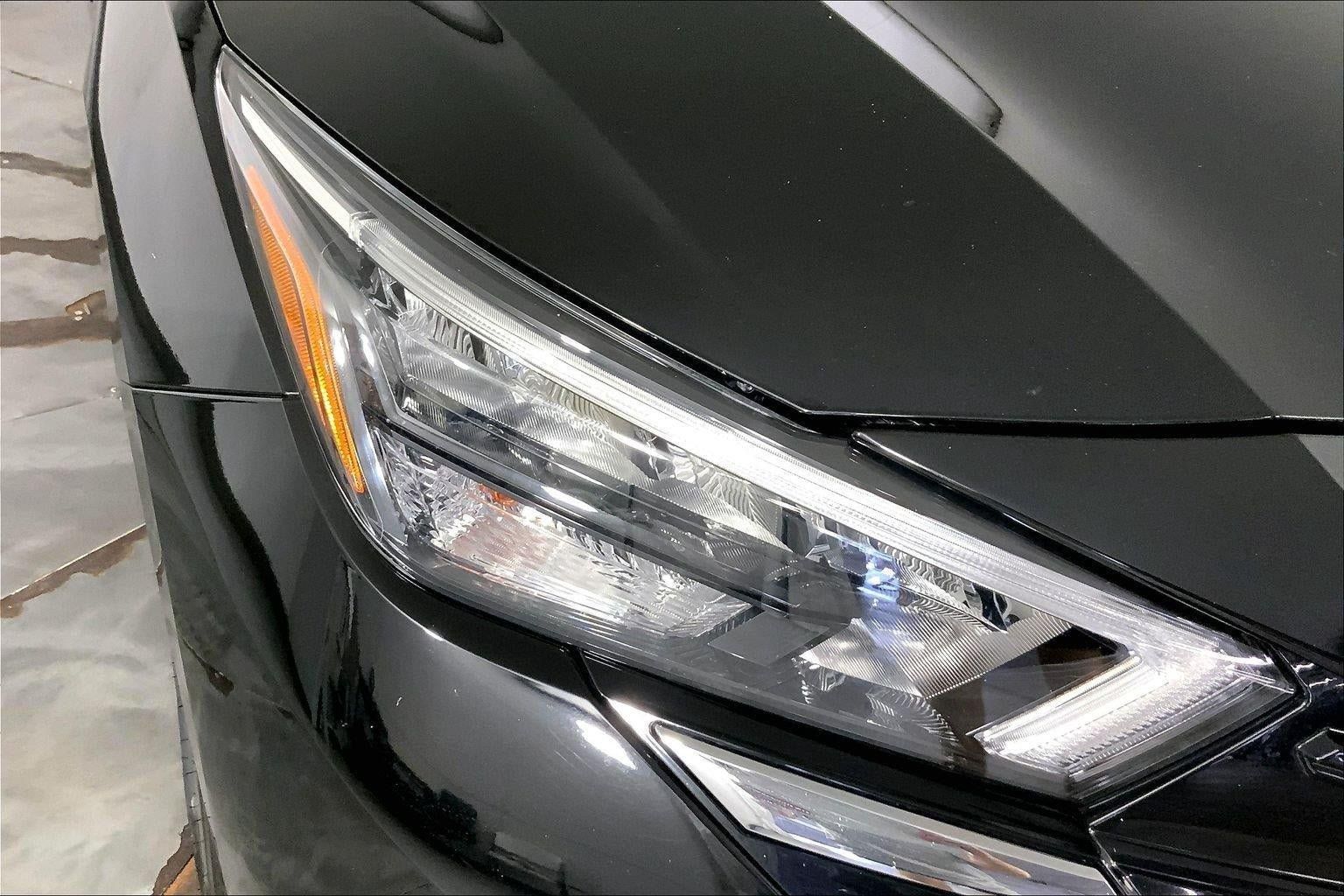 Used 2025 Nissan Versa SV FWD image 26
