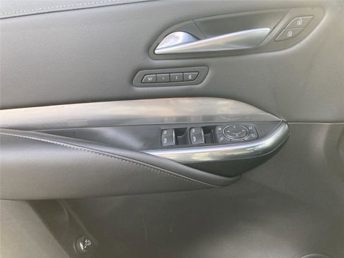 Used 2024 Cadillac XT4 Premium Luxury image 25