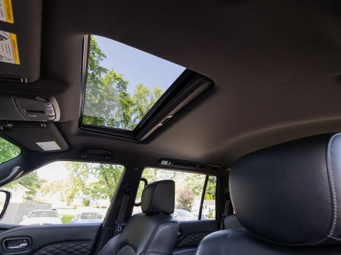 Used 2021 INFINITI QX80 Sensory w/ All-Season Package AWD/4WD image 16