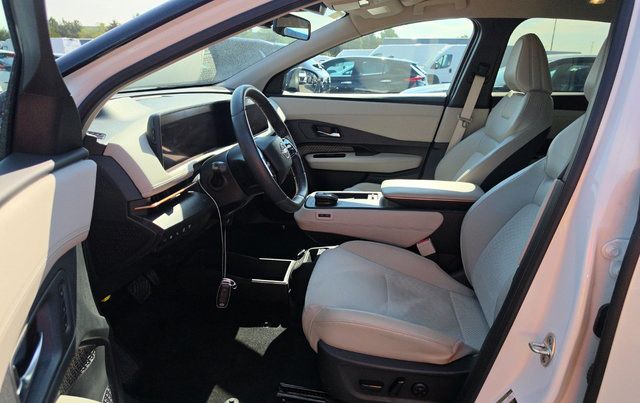 Used 2025 Nissan Ariya AWD image 6