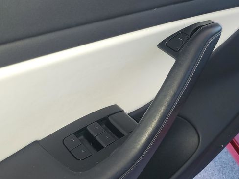 Used 2018 Tesla Model 3 image 7