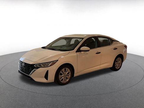 Used 2025 Nissan Sentra S image 8